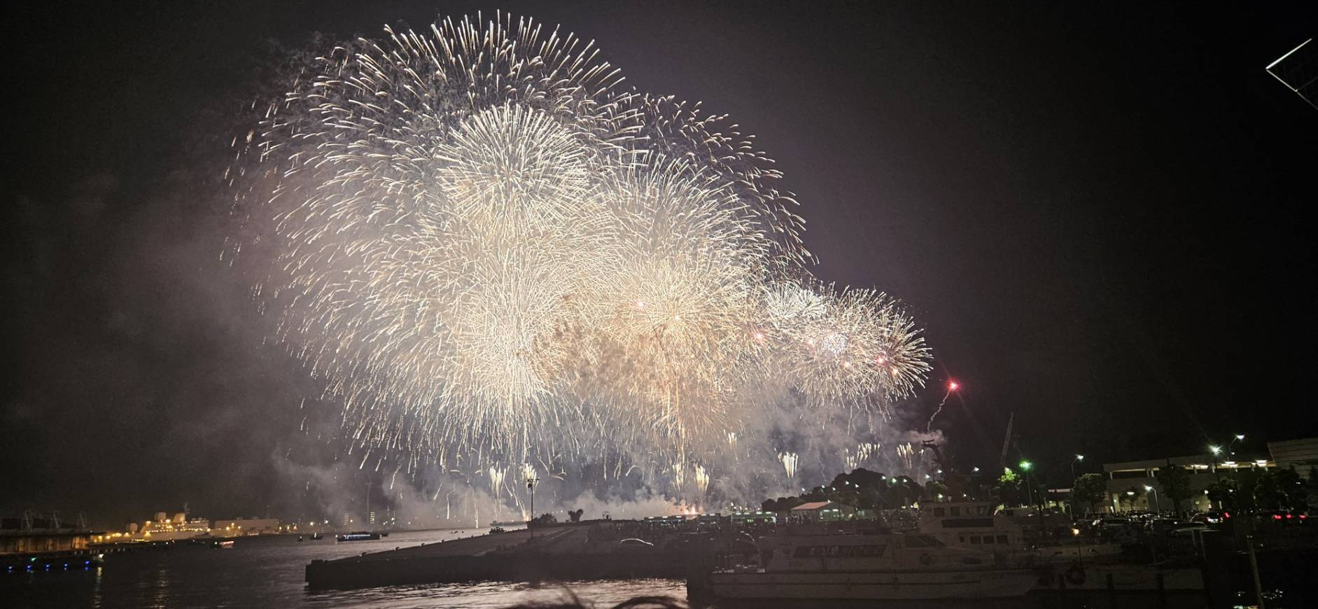 花火大会 みなとみらいにての画像