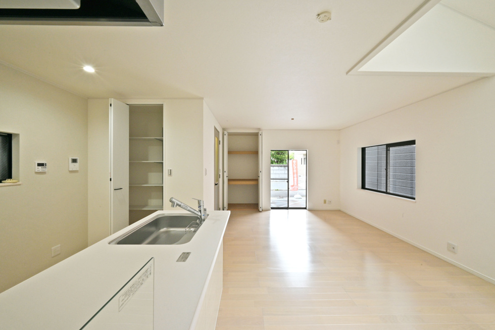 【内覧開始】尼崎市次屋2丁目リノベ住宅｜フルリノベ中古戸建の最新情報です！の画像