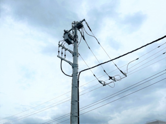 土地の買主は必見！電柱が邪魔になるケースや移設・撤去の可否などをご紹介の画像