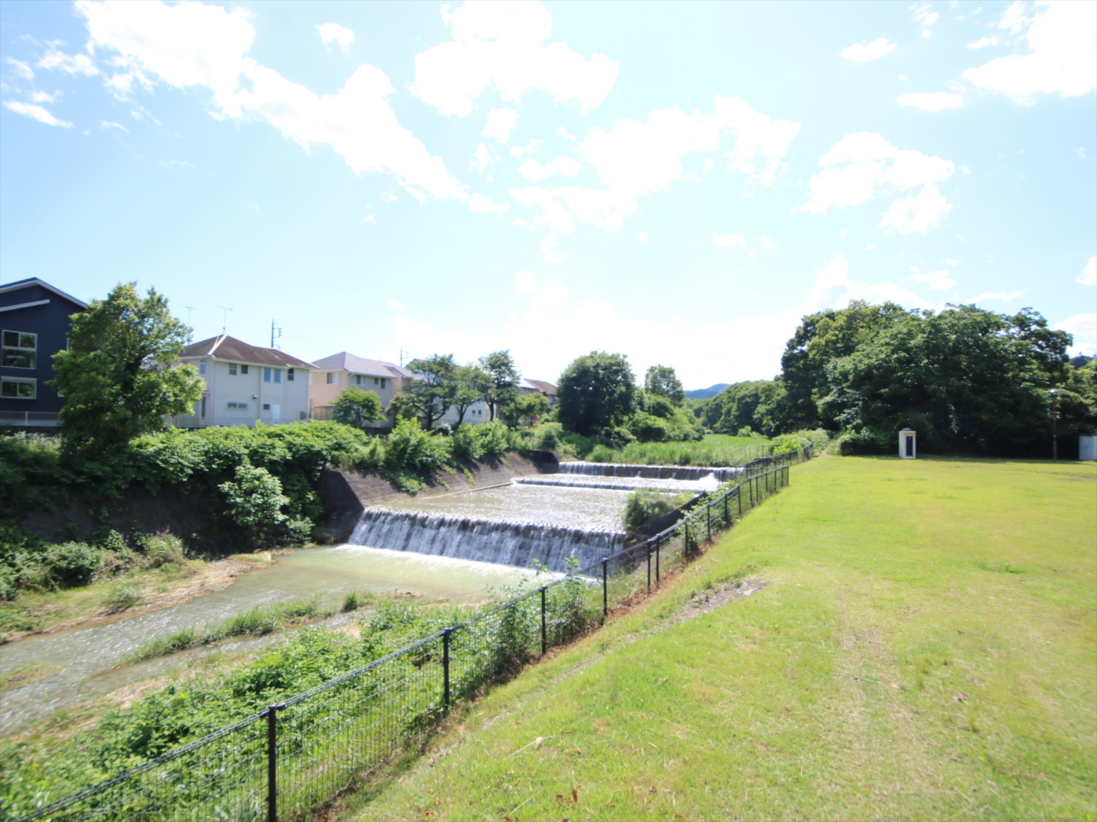 バス停「陵北大橋」付近