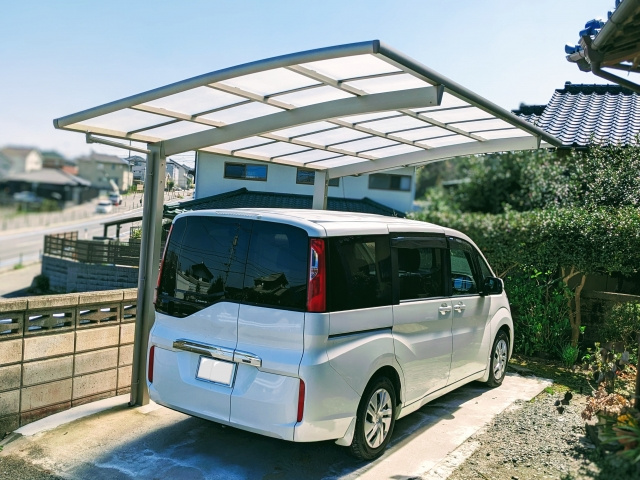 近くに住む知人の駐車場を借りる