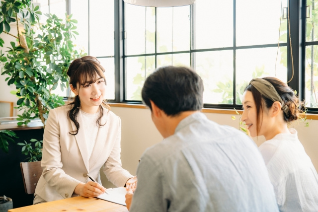土地売却の相談相手を不動産会社にする理由とは？状況別の相談先も解説の画像