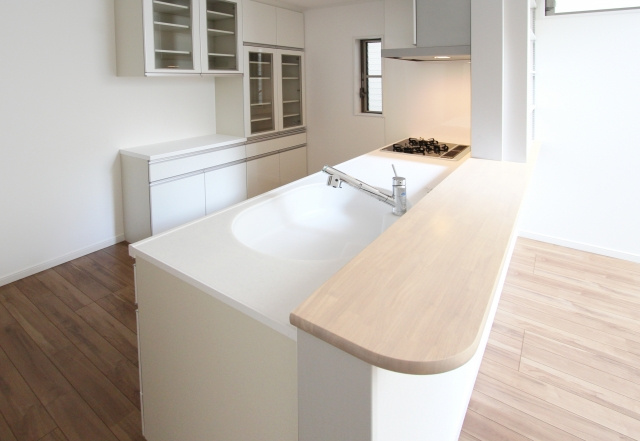 カウンターキッチンとは？メリット・デメリットと賃貸内見時の確認点