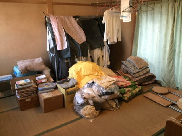 空き家の家財道具は自分で処分できる？業者に依頼する方法や費用をご紹介の画像