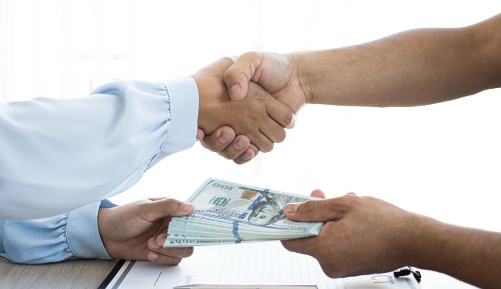 不動産の売買契約締結時に必要な「手付金」とは？頭金との違いも！の画像