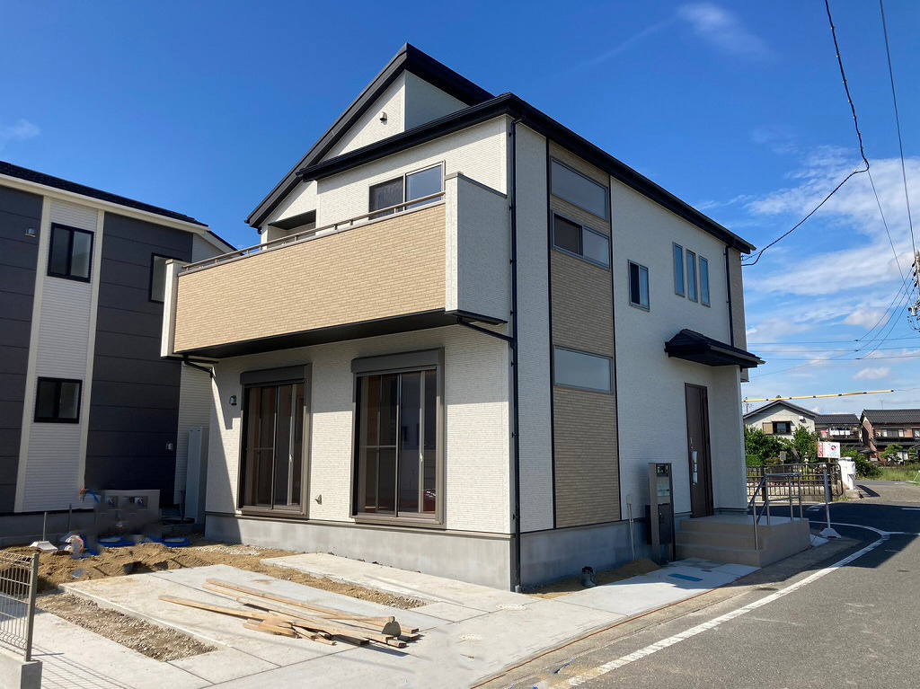 【市役所＆小学校まで徒歩５分】 完成！ 愛西市北一色町全３棟の画像