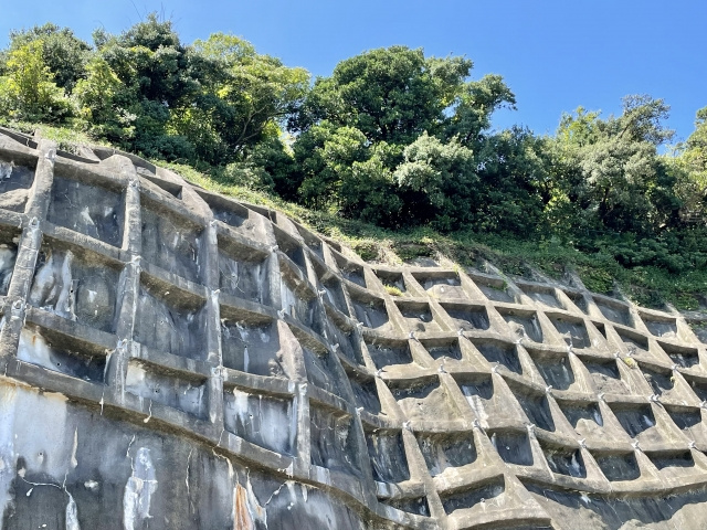 不動産売却における擁壁とは？売却しにくい理由・売却方法までご紹介！の画像