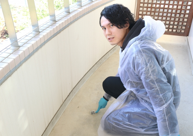 集合住宅でベランダの排水溝が詰まると隣人に迷惑をかける