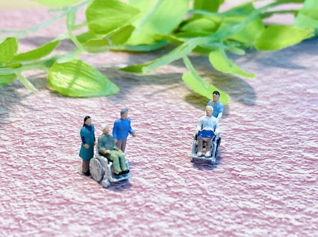 高齢者や障害者の手続き