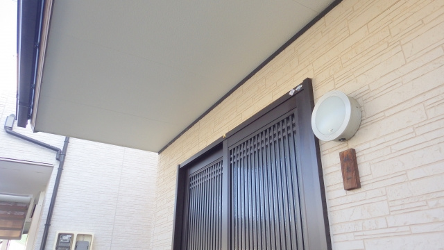 【2025年版】表札の設置方法と種類をご紹介！場所や注意点についてご紹介の画像