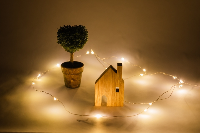 【2025年版】一戸建てでイルミネーションを楽しめる場所や設置時の注意点を解説！の画像