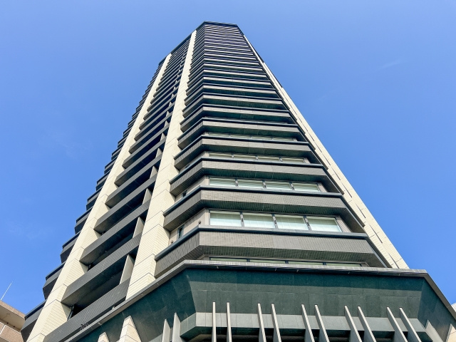 タワーマンションは高く売却できる？特徴と注意点についてご紹介