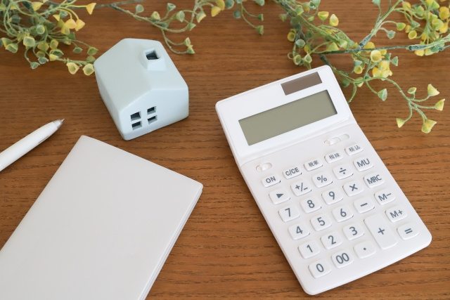 手取り23万円で一人暮らしをする際の家賃目安とは？生活費や貯金について