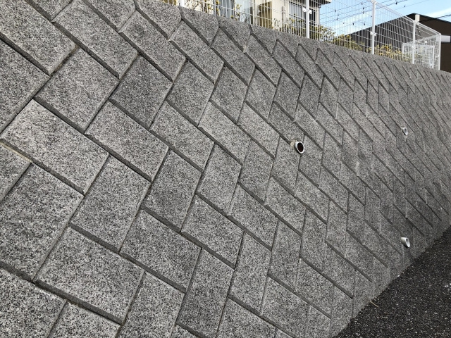 擁壁のある不動産は売れにくい？理由と売却方法含めてご紹介！の画像