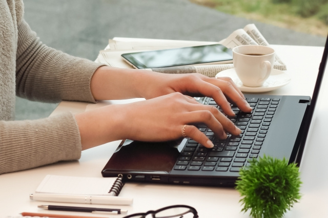 住宅ローンをネット銀行で借りるメリットとは？メガバンクとの違いも解説