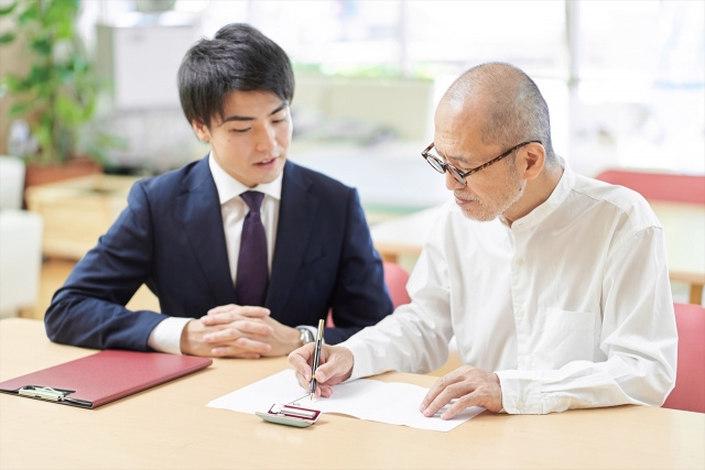 相続放棄の手続きを自分でする流れとは？必要書類や注意点についての画像