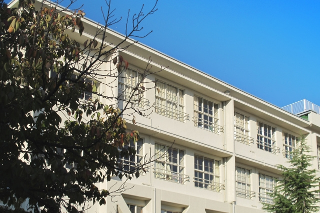 京都市伏見区にある京都市立日野小学校の概要について