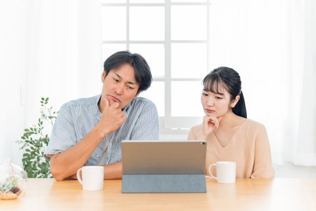一人暮らしのために入居した賃貸物件で同居したことがばれるとどうなる？
