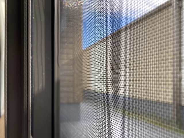 【2025年版】建売住宅に網戸はついてない？窓の種類や自分で取り付けできるかをご紹介の画像