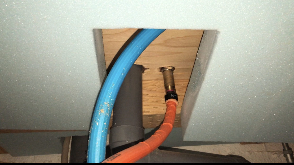 洗面化粧台の断熱欠損