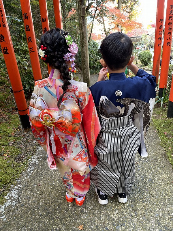 七五三の髪飾り作りの画像