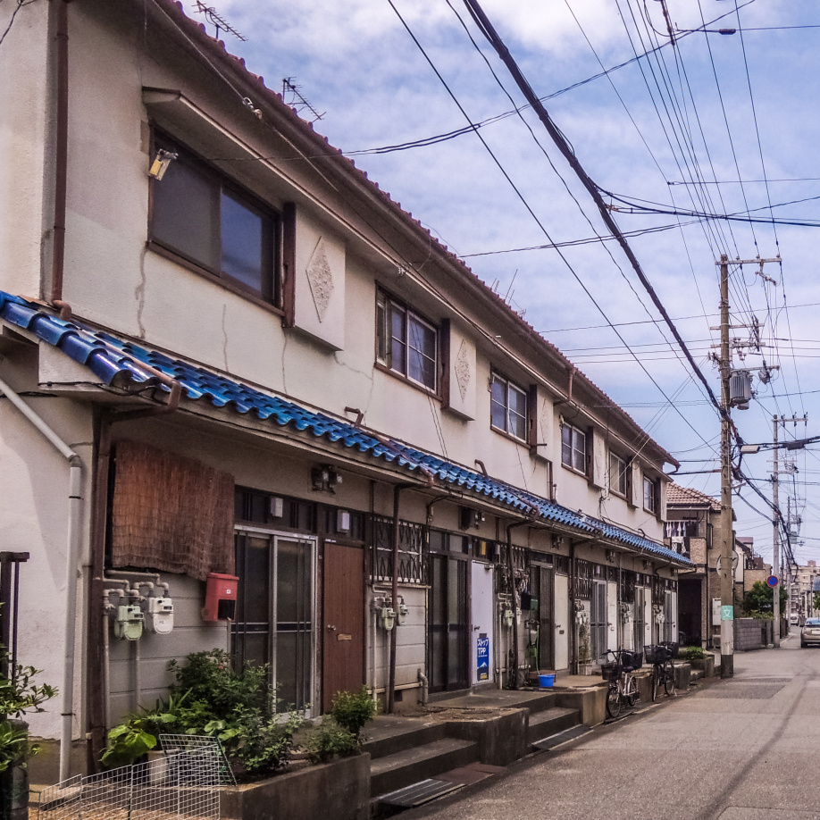 長屋が売れない理由とは？売却のポイントと空き家対策を解説の画像