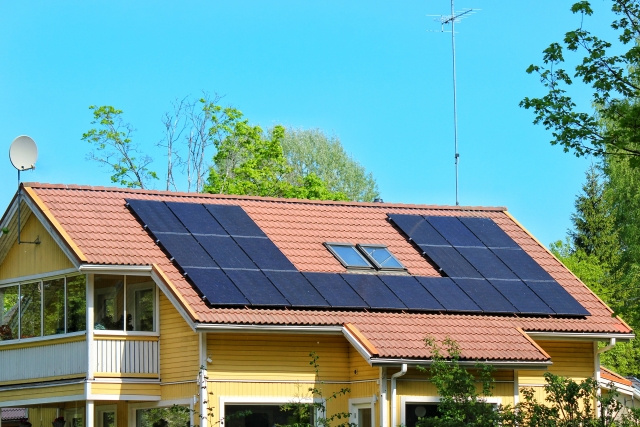 太陽光パネルは建売住宅に後付けできる？設置時の特徴や費用もご紹介！の画像