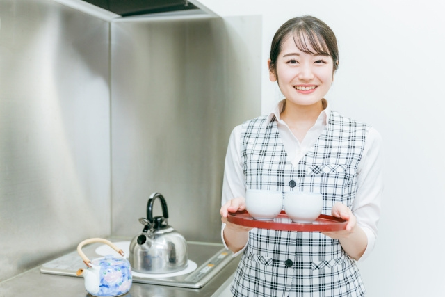 オフィスの給湯室はどこに設置する？給湯室の役割も解説
