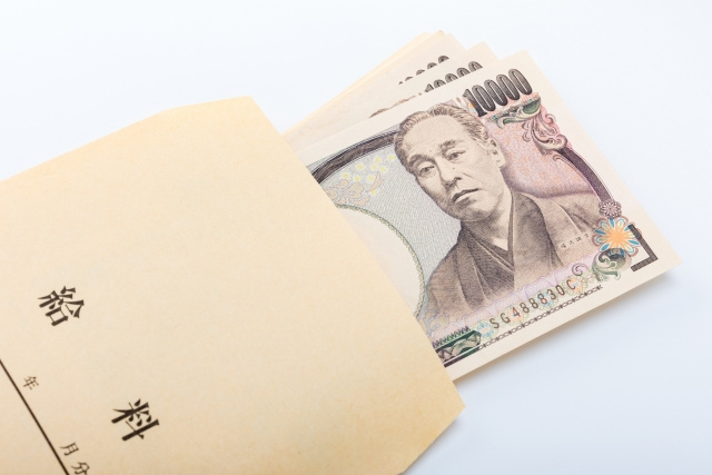手取り13万円で一人暮らしはできる？家賃目安や生活費の内訳を解説！