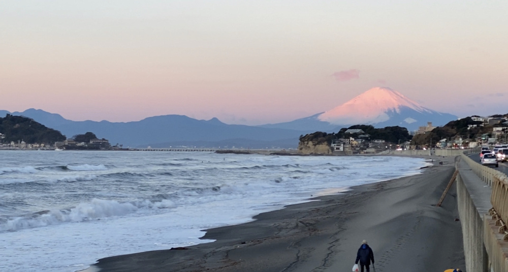 ５時起きでサーフィンしてきました！の画像