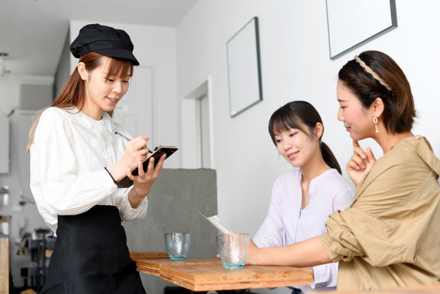 赤羽駅周辺にあるお店！「カフェ＆ネオ大衆 new-mon」をご紹介