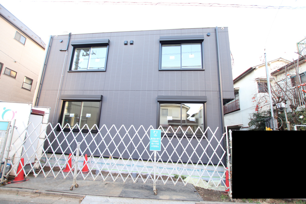 新​築​の​綺​麗​な​お​部​屋​で​生​活​し​ま​せ​ん​か​？の画像