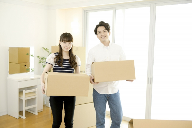 同棲カップルの家賃目安や負担割合はどれくらい？抑えるポイントを解説