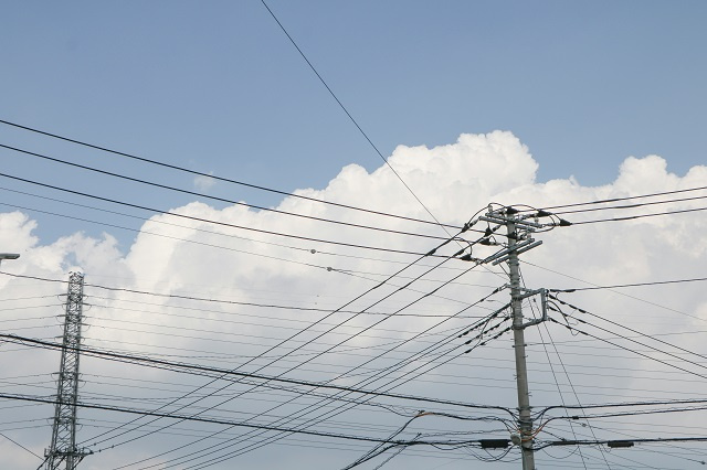 土地購入時に電柱が邪魔なケースとは？移設にかかる費用もご紹介！の画像