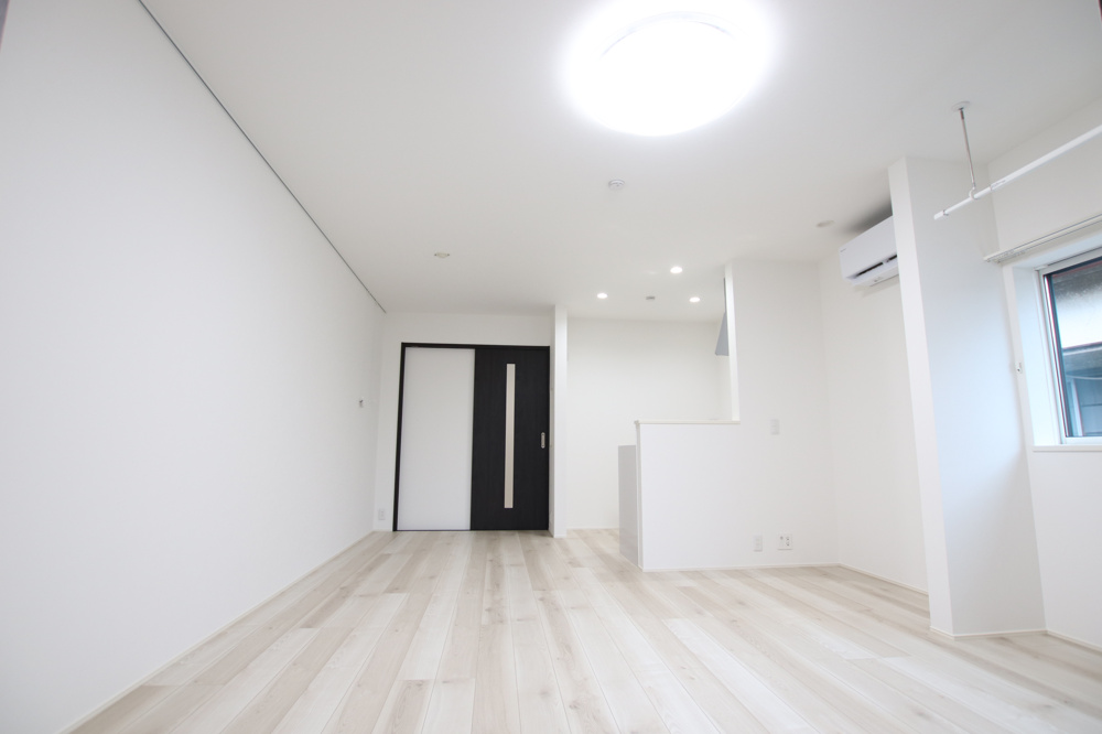 広いリビングで快適に過ごしませんか？の画像