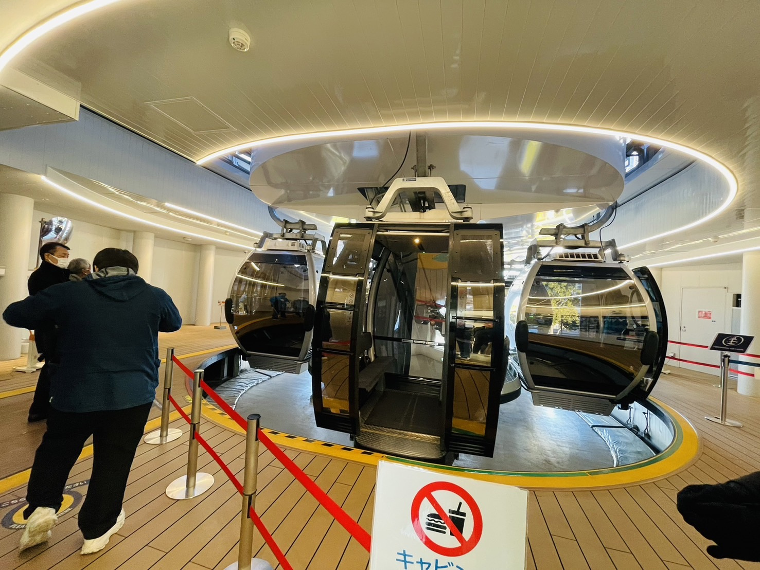 YOKOHAMA AIR CABIN///の画像