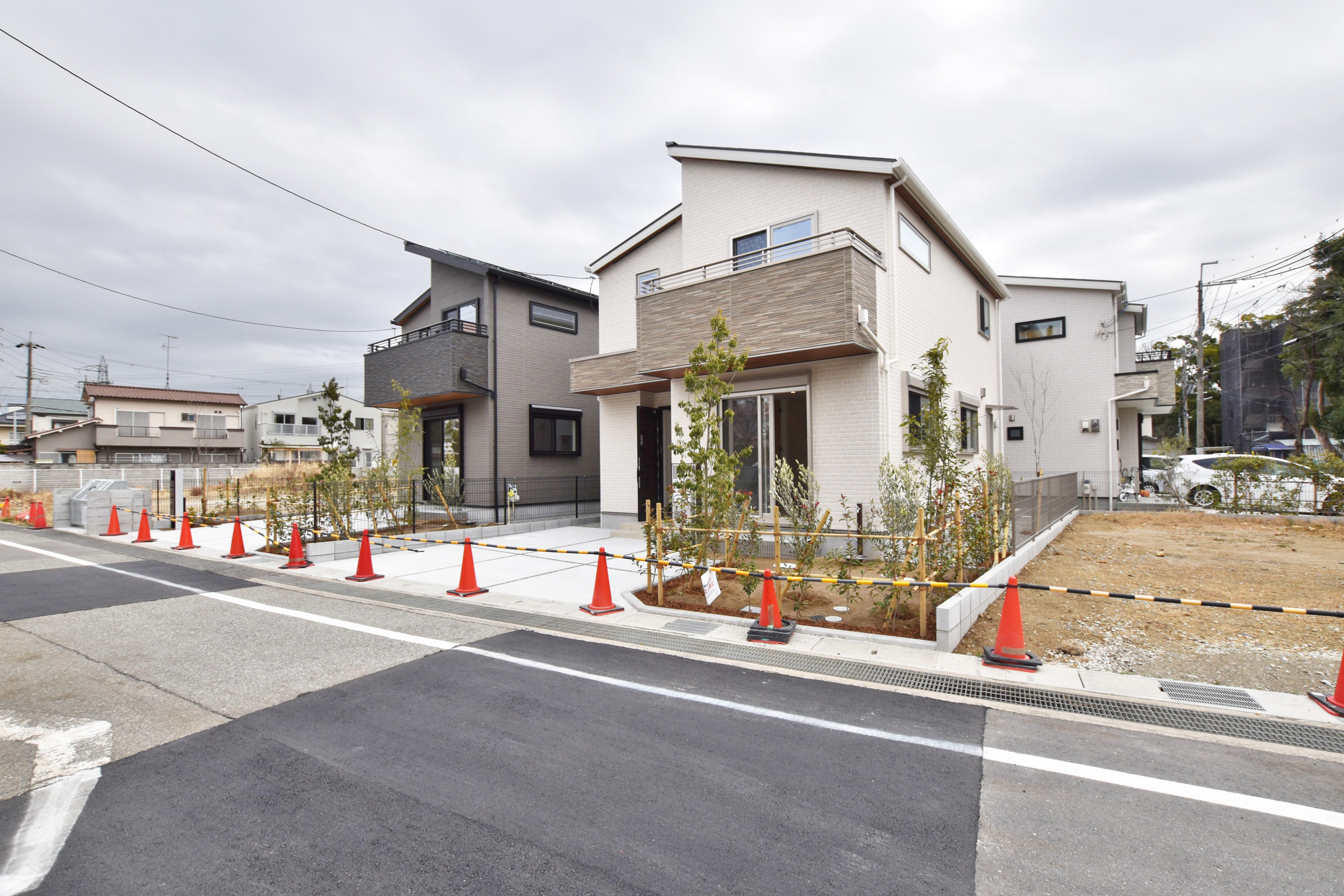 【内覧開始】伊丹市寺本2丁目新築戸建|全3棟の最新情報です。の画像