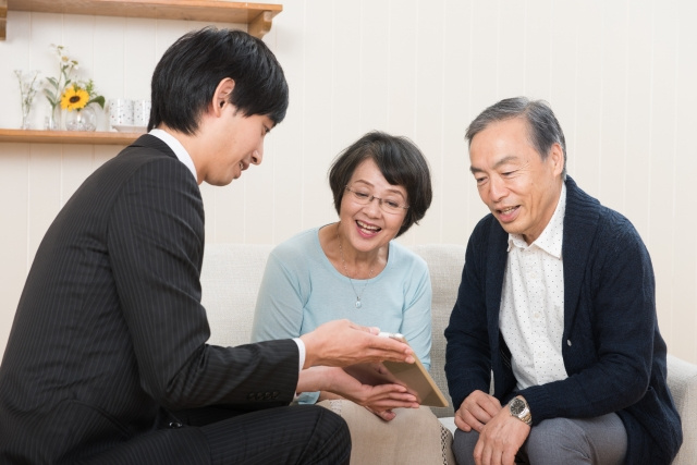 不動産売却で年金の受給額が減るのか？なぜ減額になるのかや注意点をご紹介
