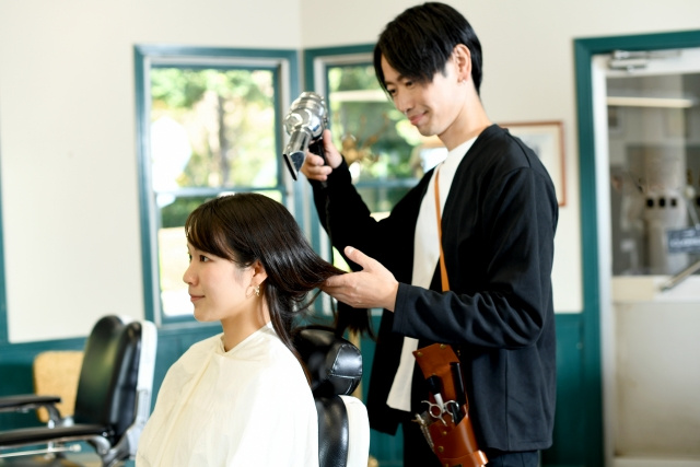 船橋市にあるユニバーサル美容専門学校とは？概要と特徴をご紹介