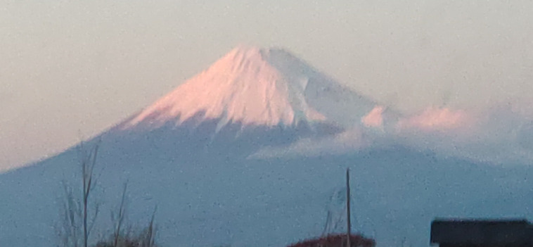 三島市のおすすめ不動産情報。三島市富士見台にあるリビングから富士山の見える中古戸建ての画像