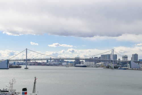 タワー棟に用意されるスカイラウンジの画像