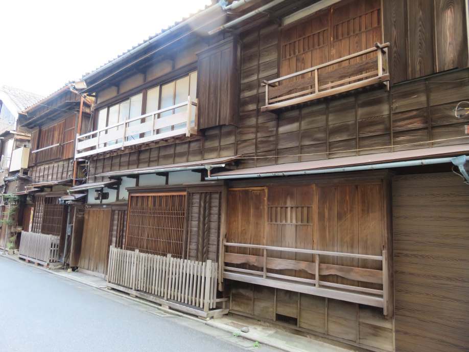 長屋は切り離しできるのか？切り離しの注意点やトラブル対策と費用についての画像