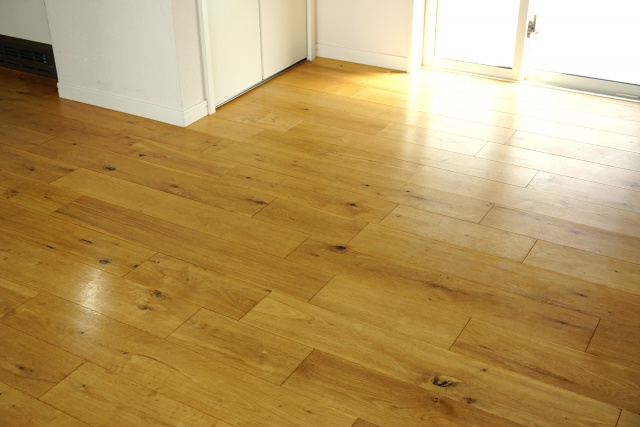 賃貸物件の退去時にチェック！フローリングの原状回復について解説