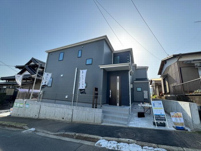 【新価格】厚木市鳶尾2丁目新築戸建て　全3棟の画像
