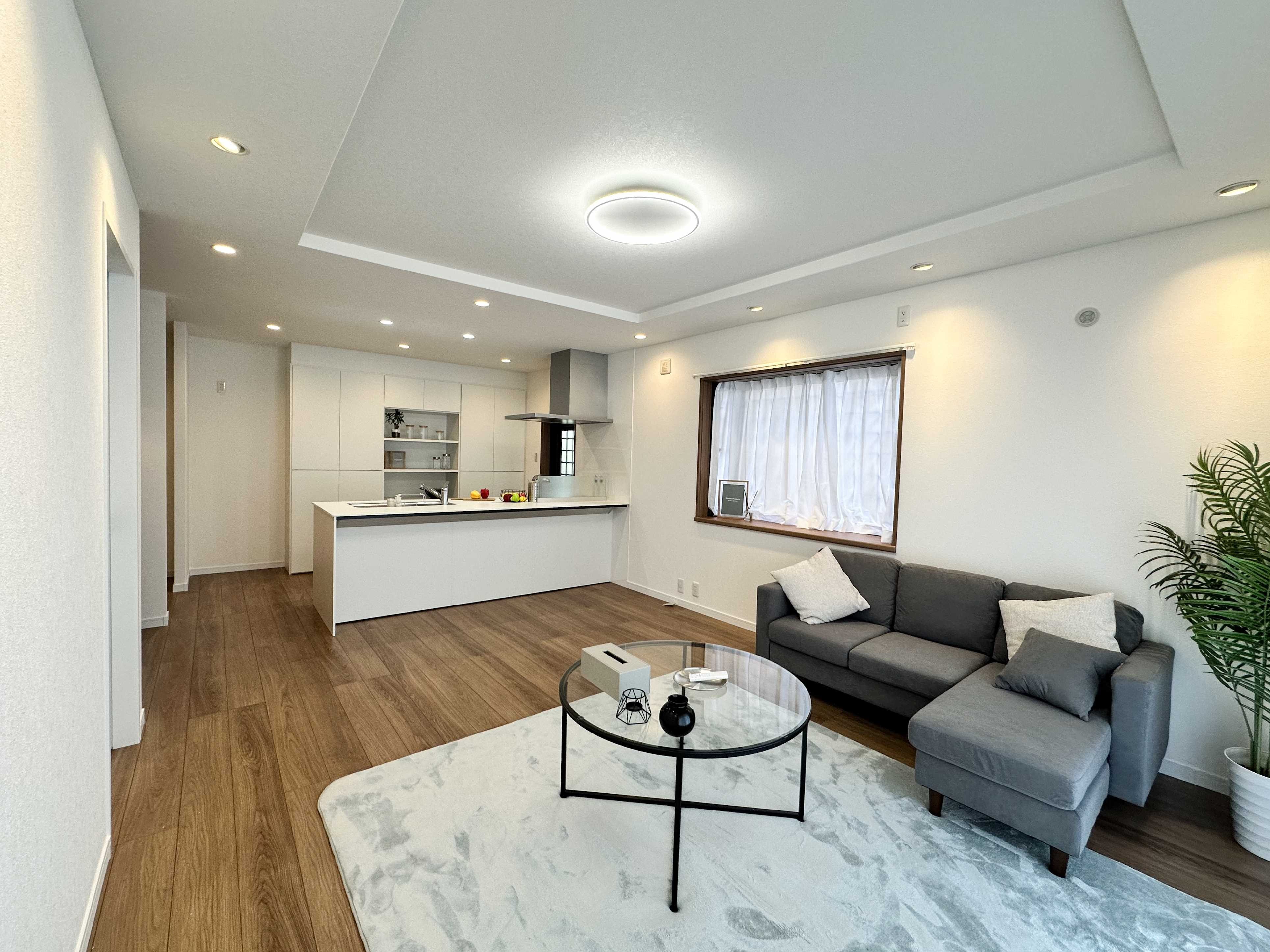 大型シューズクローゼット＆ウォークスルークローゼット付き！！の画像