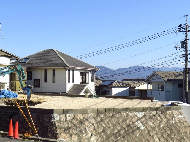 土地を購入する際に傾斜地を選択するメリットとは？注意点についても解説の画像