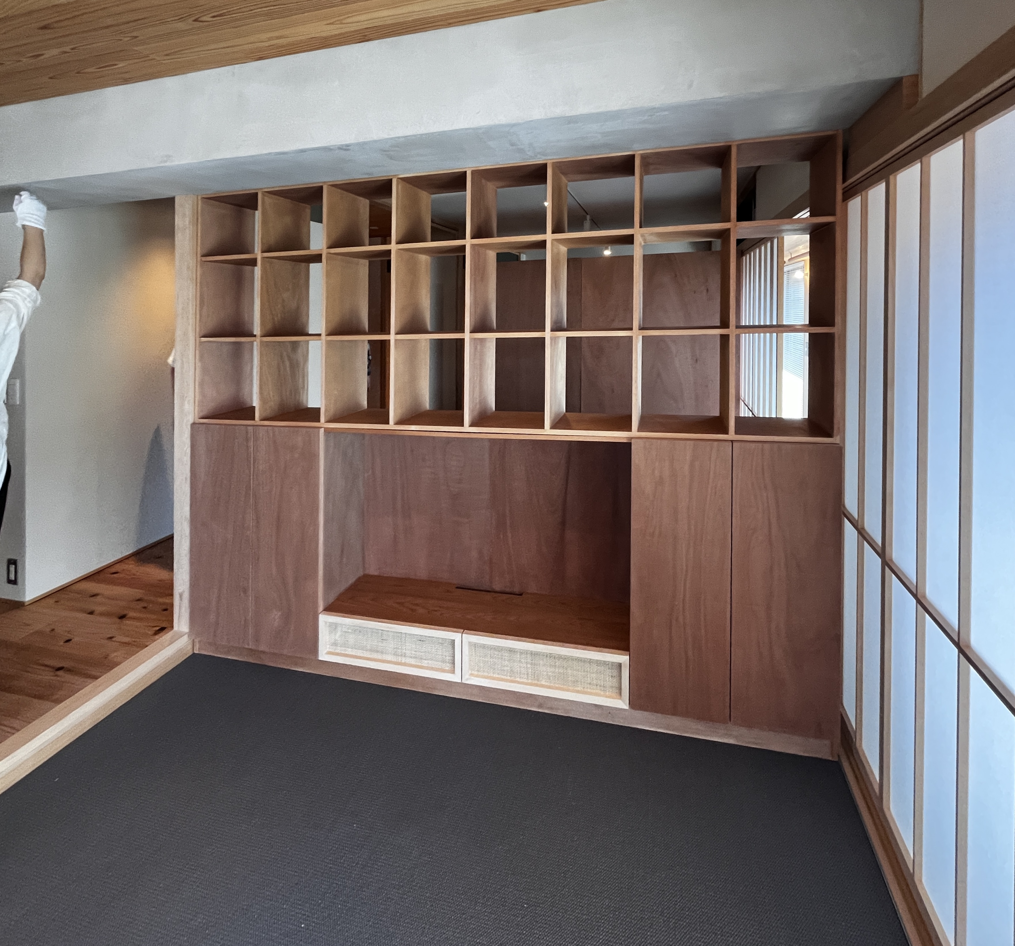 リビングの造作収納棚