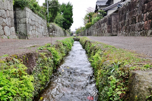 水路の土地を売却する方法とは？特有のデメリットや注意点も解説