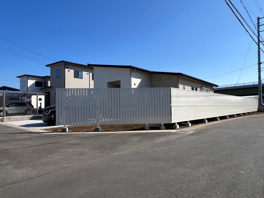 目隠しフェンス　施工事例の画像