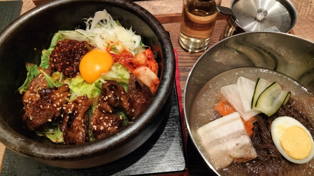 垂水区にある「韓食堂モクチャ」のメニューは？